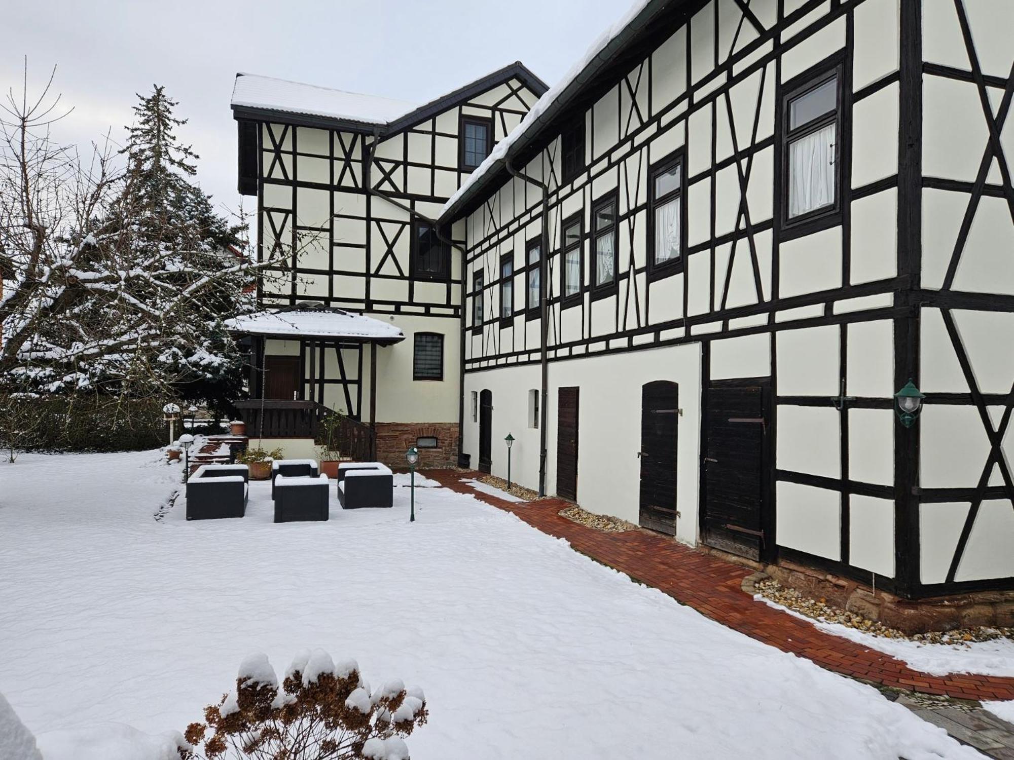 Apartments Am Saalebogen Mit Gartenterrasse & Grillkamin, Freie Parkplaetze Rudolstadt Exterior foto