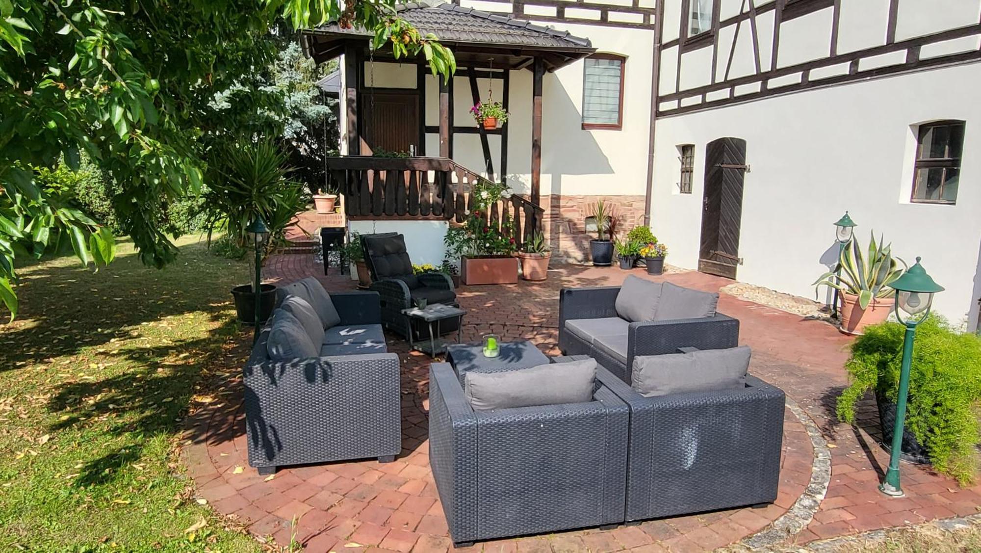 Apartments Am Saalebogen Mit Gartenterrasse & Grillkamin, Freie Parkplaetze Rudolstadt Exterior foto